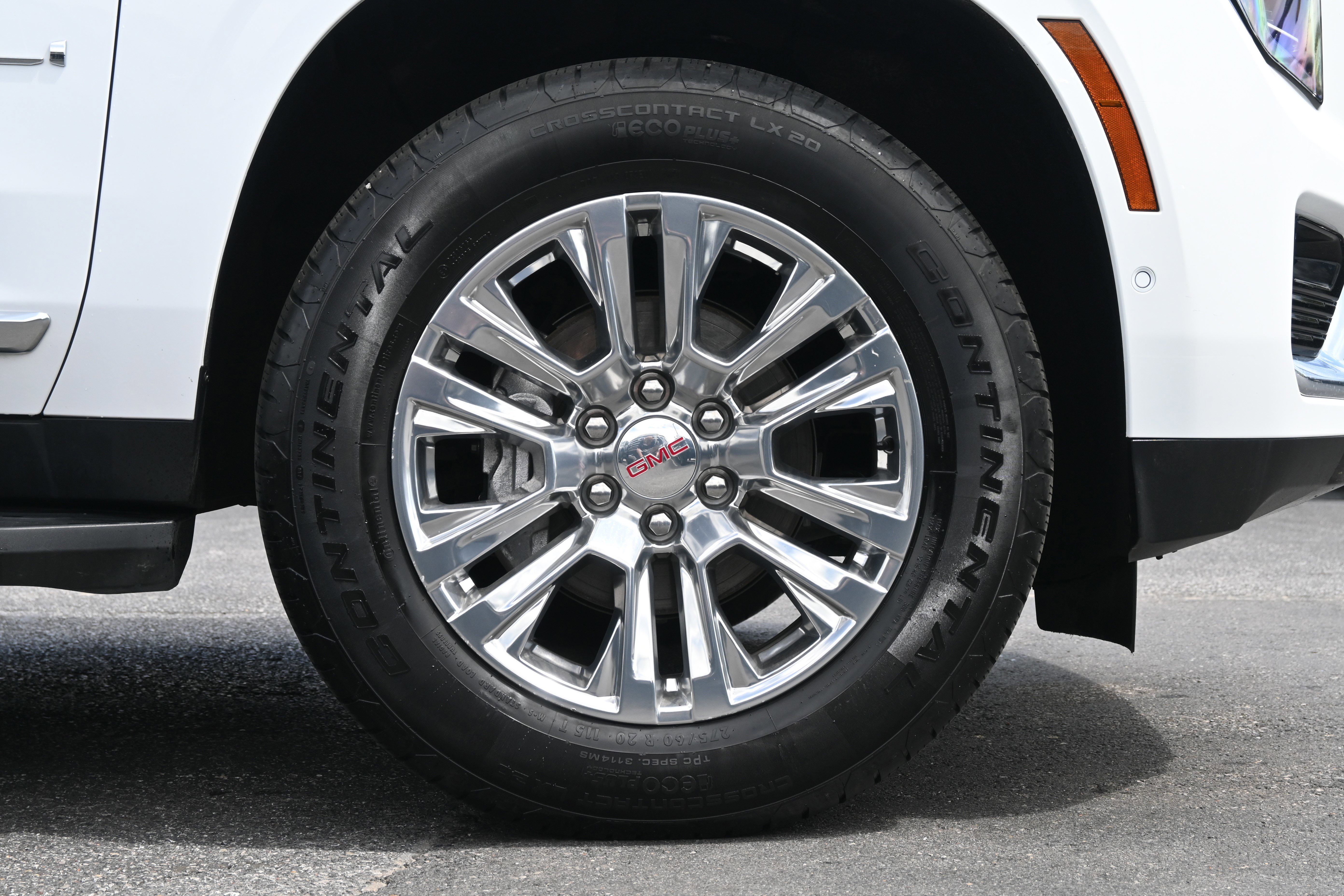 Used 2025 GMC Yukon Denali image 17