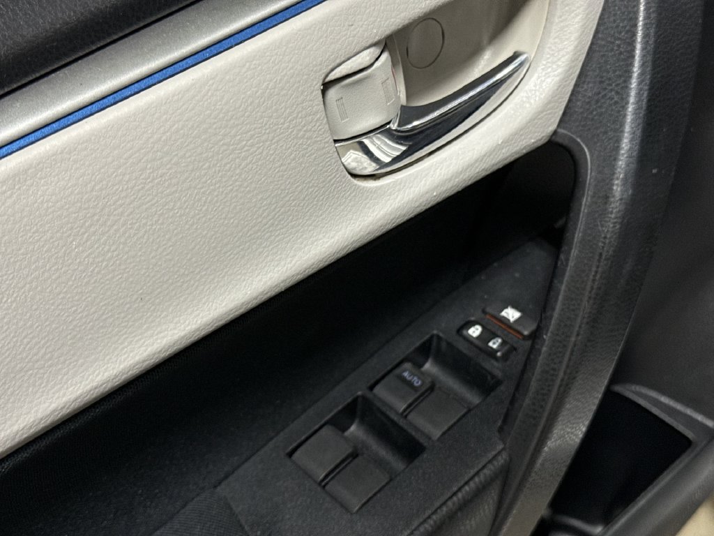 Used 2016 Toyota Corolla LE FWD image 20