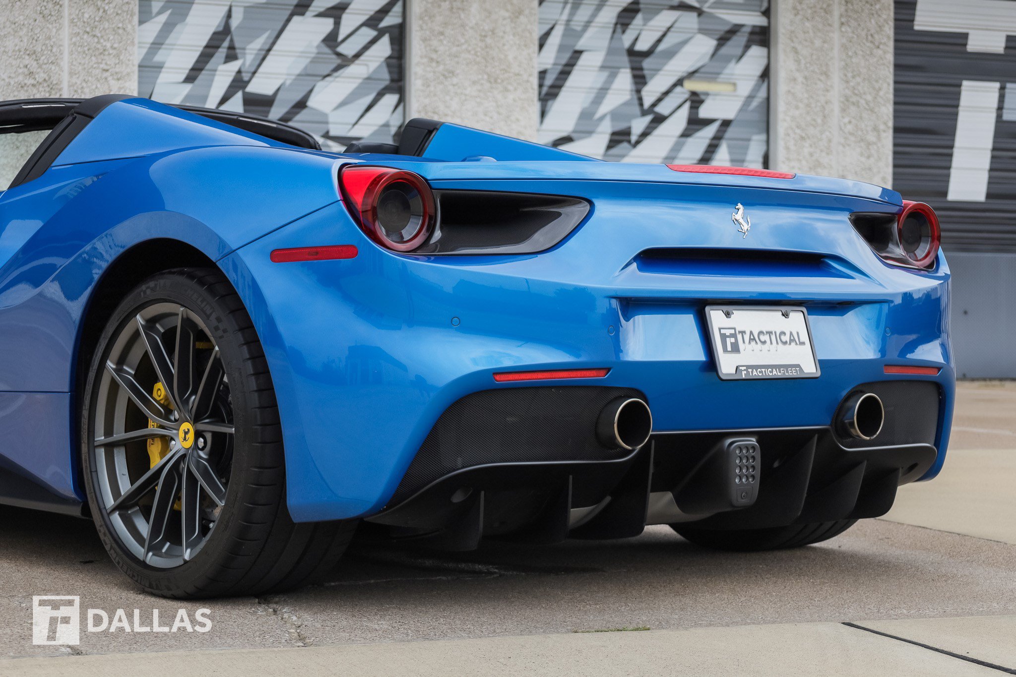 Used 2018 Ferrari 488 Spider RWD image 12