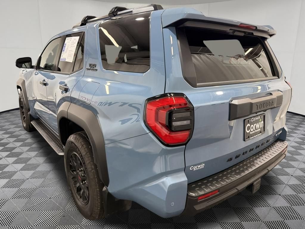 Used 2025 Toyota 4Runner TRD Off-Road Premium AWD/4WD image 4