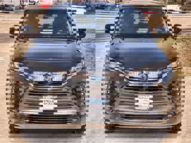 Used 2021 Toyota Venza LE w/ Carpet Mat Package (TMS) image 7