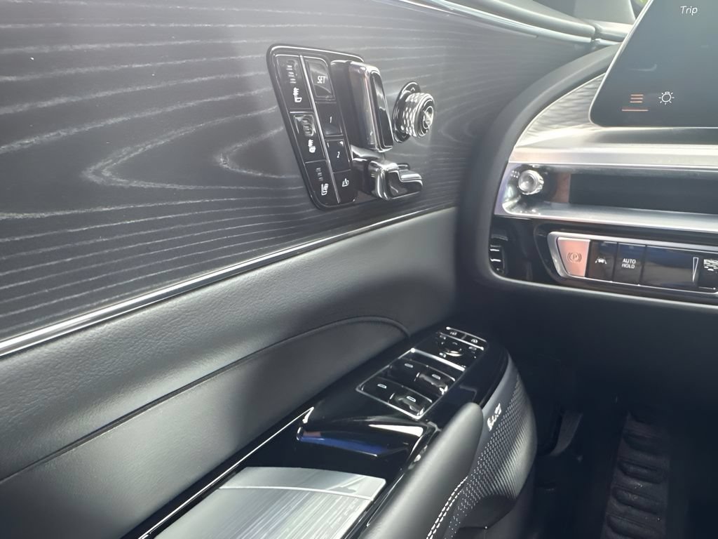 Used 2024 Cadillac Lyriq Sport AWD/4WD image 28
