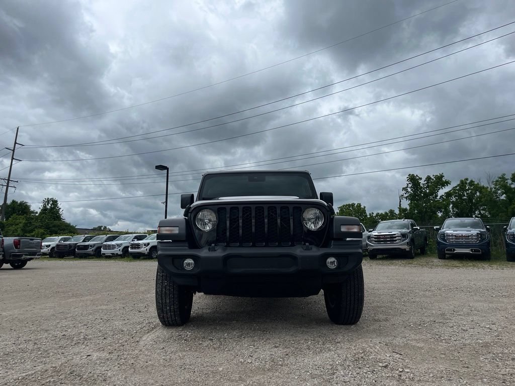 Used 2024 Jeep Wrangler Unlimited Sport AWD/4WD image 4