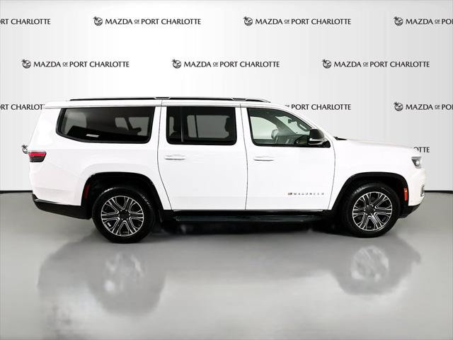 Used 2023 Jeep Wagoneer L Series II AWD/4WD image 5