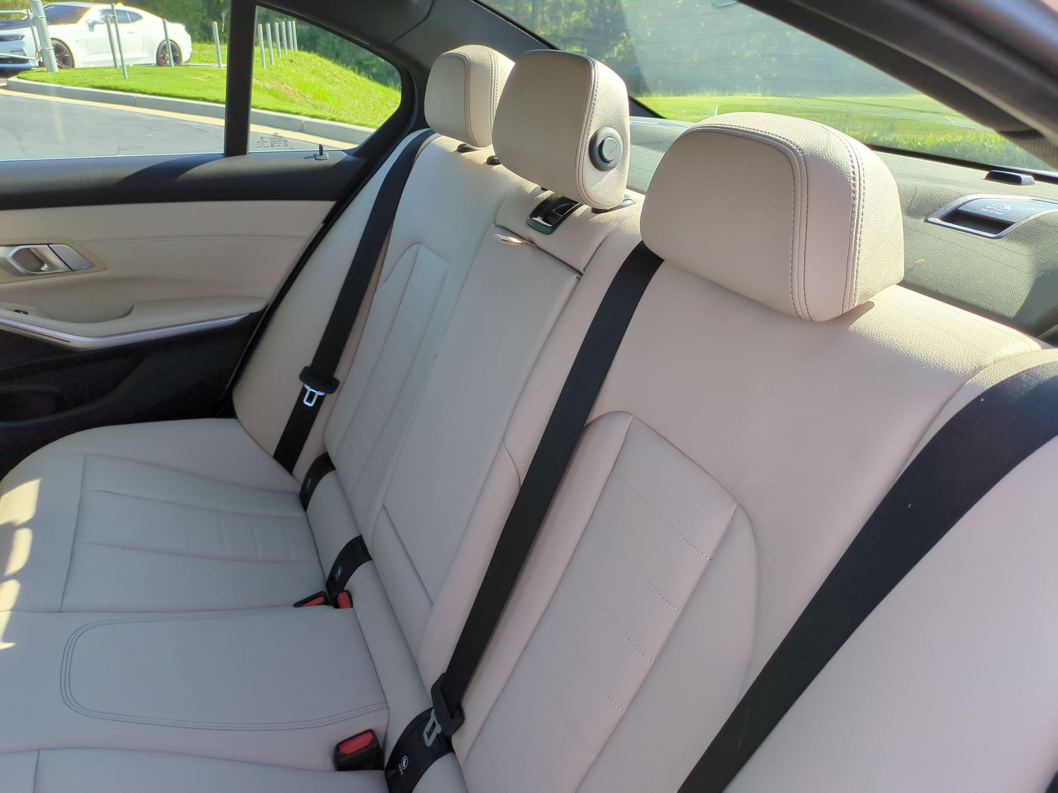 Certified 2022 BMW 330i xDrive Sedan w/ Premium Package 2 AWD/4WD image 31