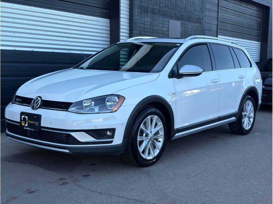 Used 2017 Volkswagen Golf Alltrack SE AWD/4WD image 6