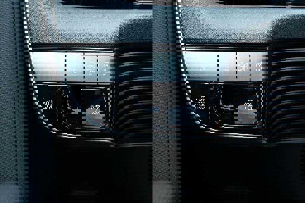 New 2025 Hyundai Ioniq 5 SEL image 16