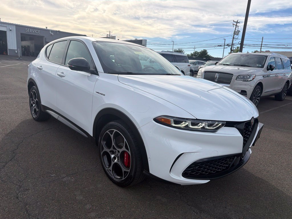 Used 2024 Alfa Romeo Tonale Veloce AWD/4WD image 8