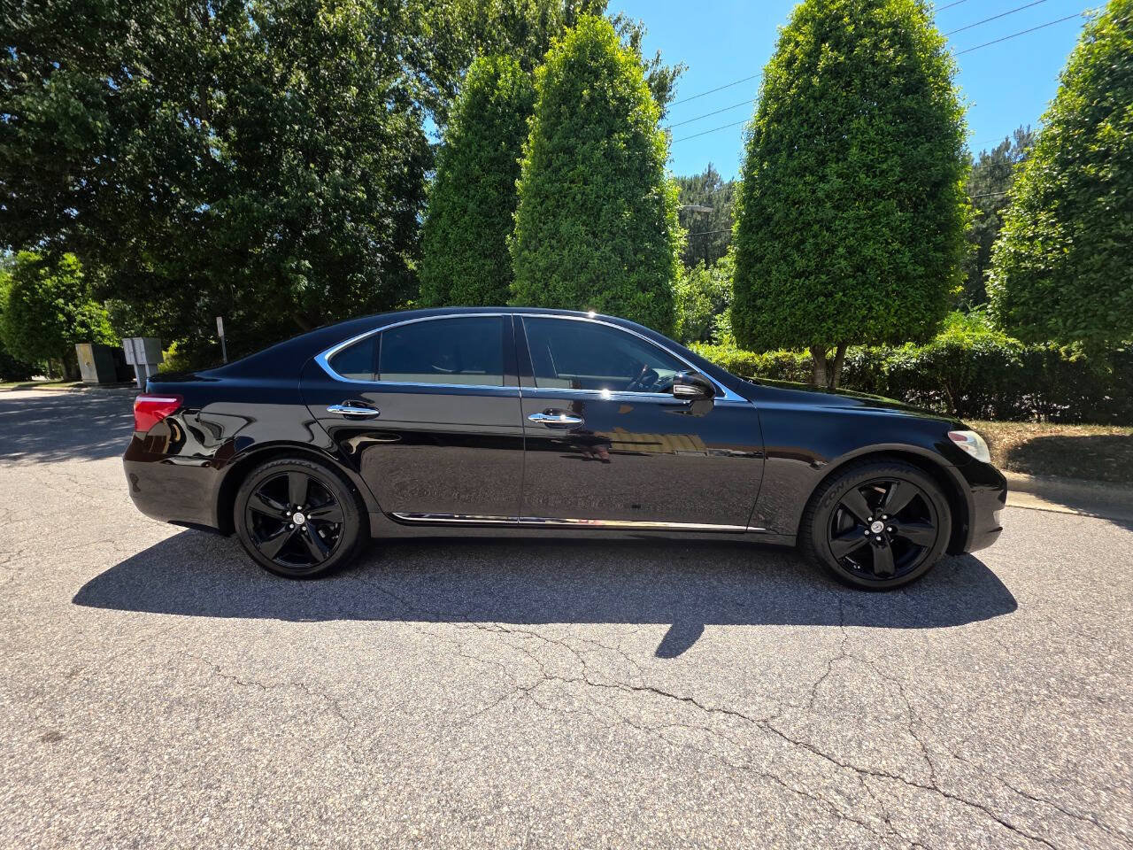 Used 2010 Lexus LS 460 RWD image 6