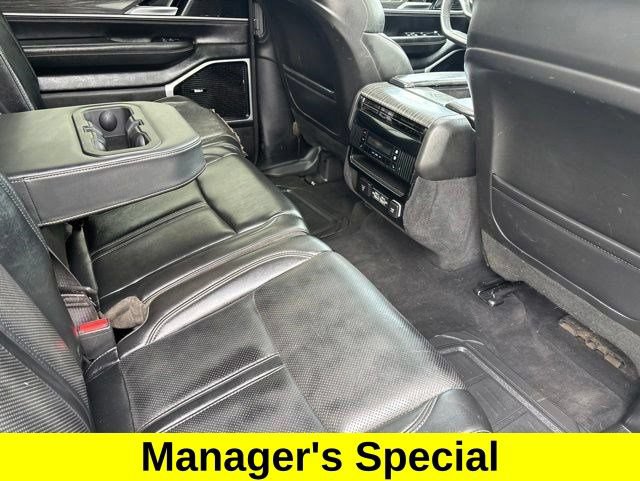 Used 2022 Jeep Wagoneer Series III w/ Premium Group I AWD/4WD image 37