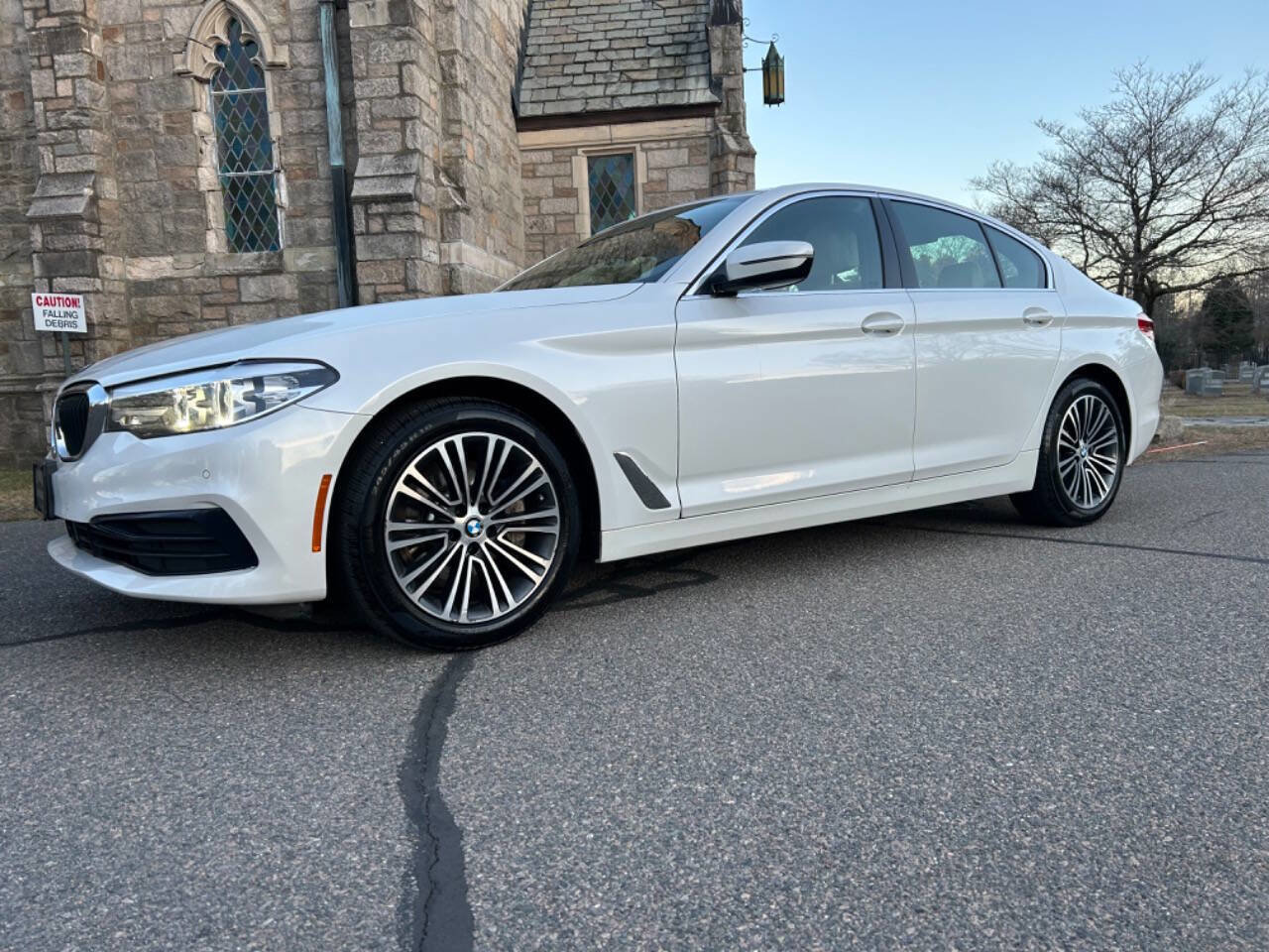 Used 2019 BMW 540i xDrive image 3