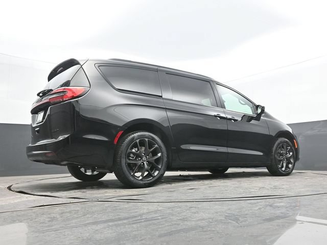 New 2026 Chrysler Pacifica Select w/ S Appearance Package AWD/4WD image 57