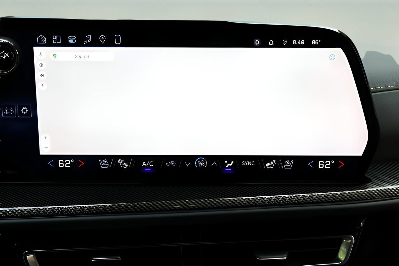 Used 2025 Chevrolet Traverse High Country w/ LPO, Floor Liner Package FWD image 15