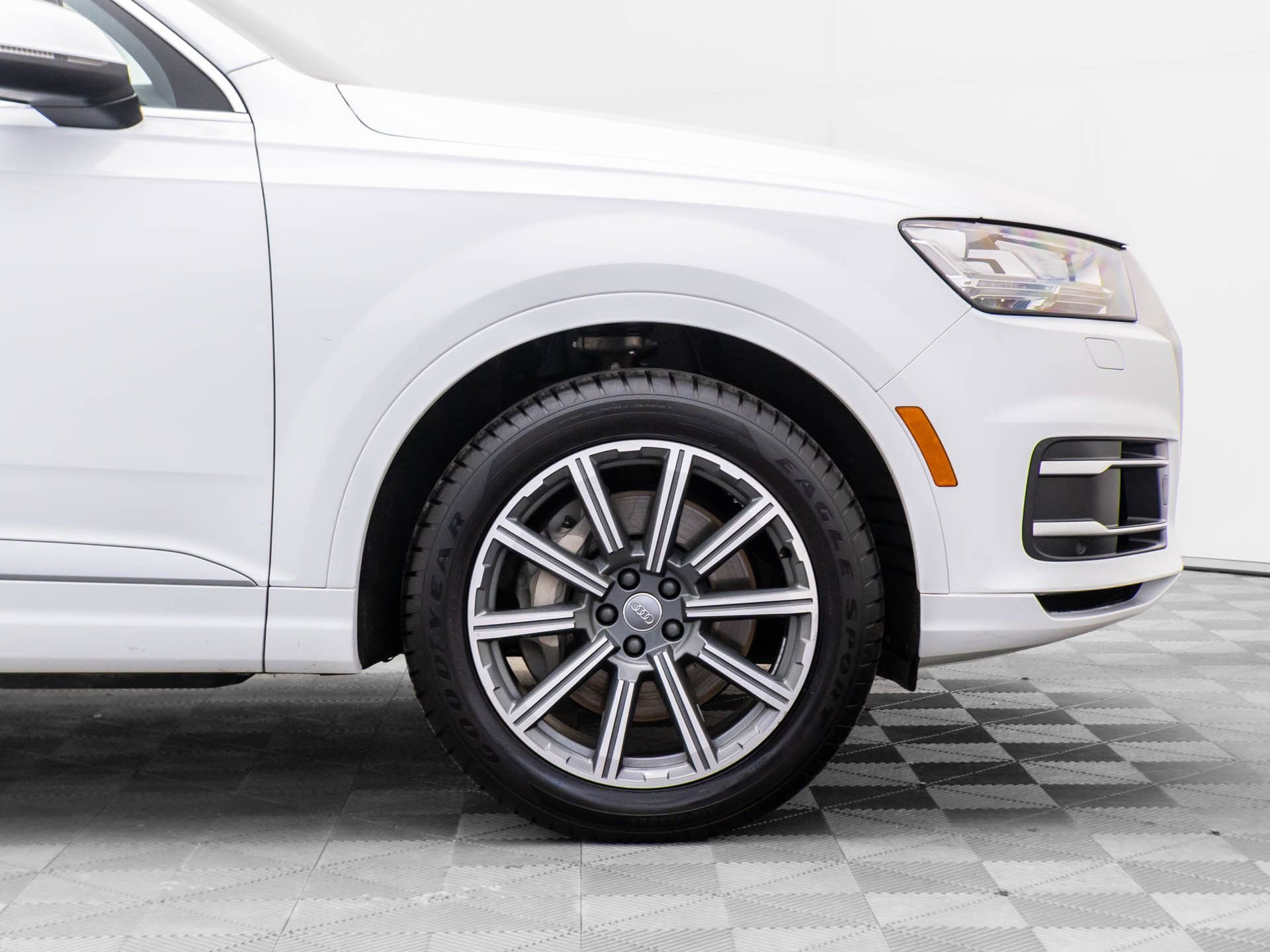 Used 2018 Audi Q7 3.0T Premium Plus w/ Premium Plus Package image 38