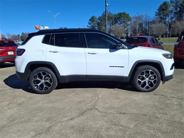 Used 2024 Jeep Compass Limited image 2
