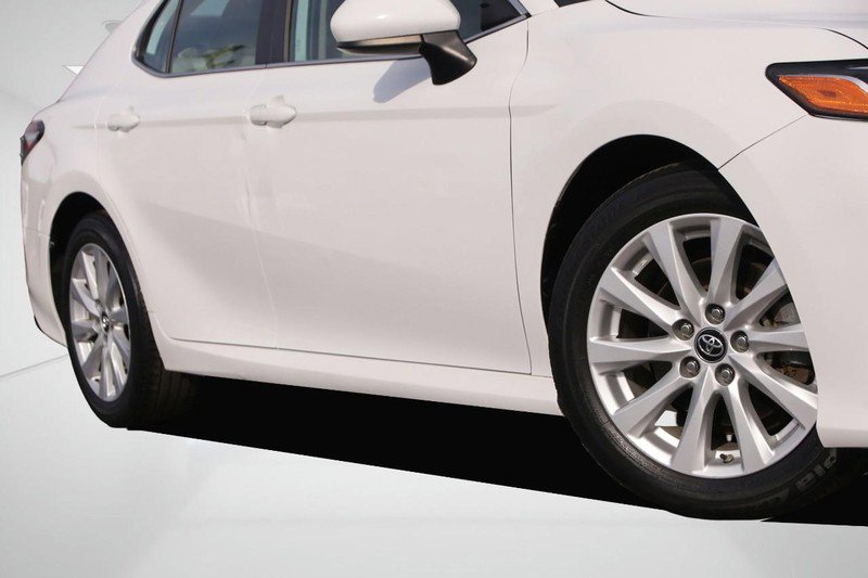 Used 2019 Toyota Camry L image 3