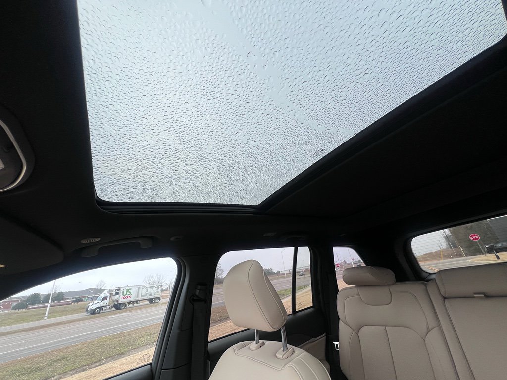 New 2026 Jeep Grand Cherokee Limited w/ Luxury Tech Group II RWD image 25
