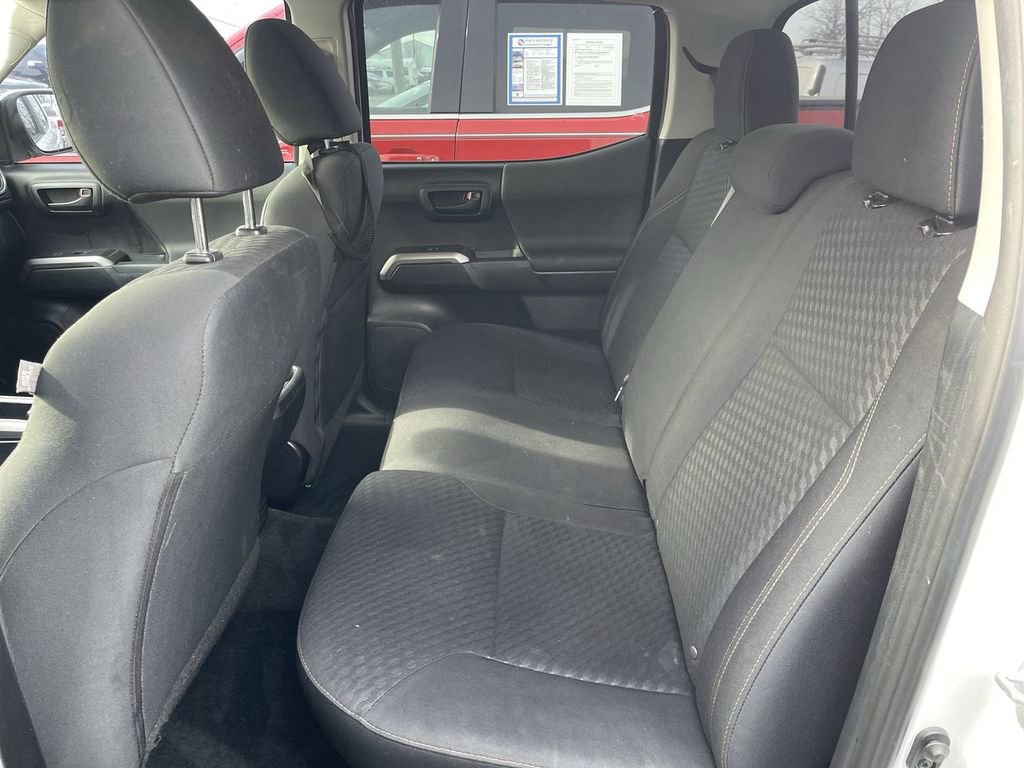 Used 2021 Toyota Tacoma SR5 w/ Trail Edition image 8