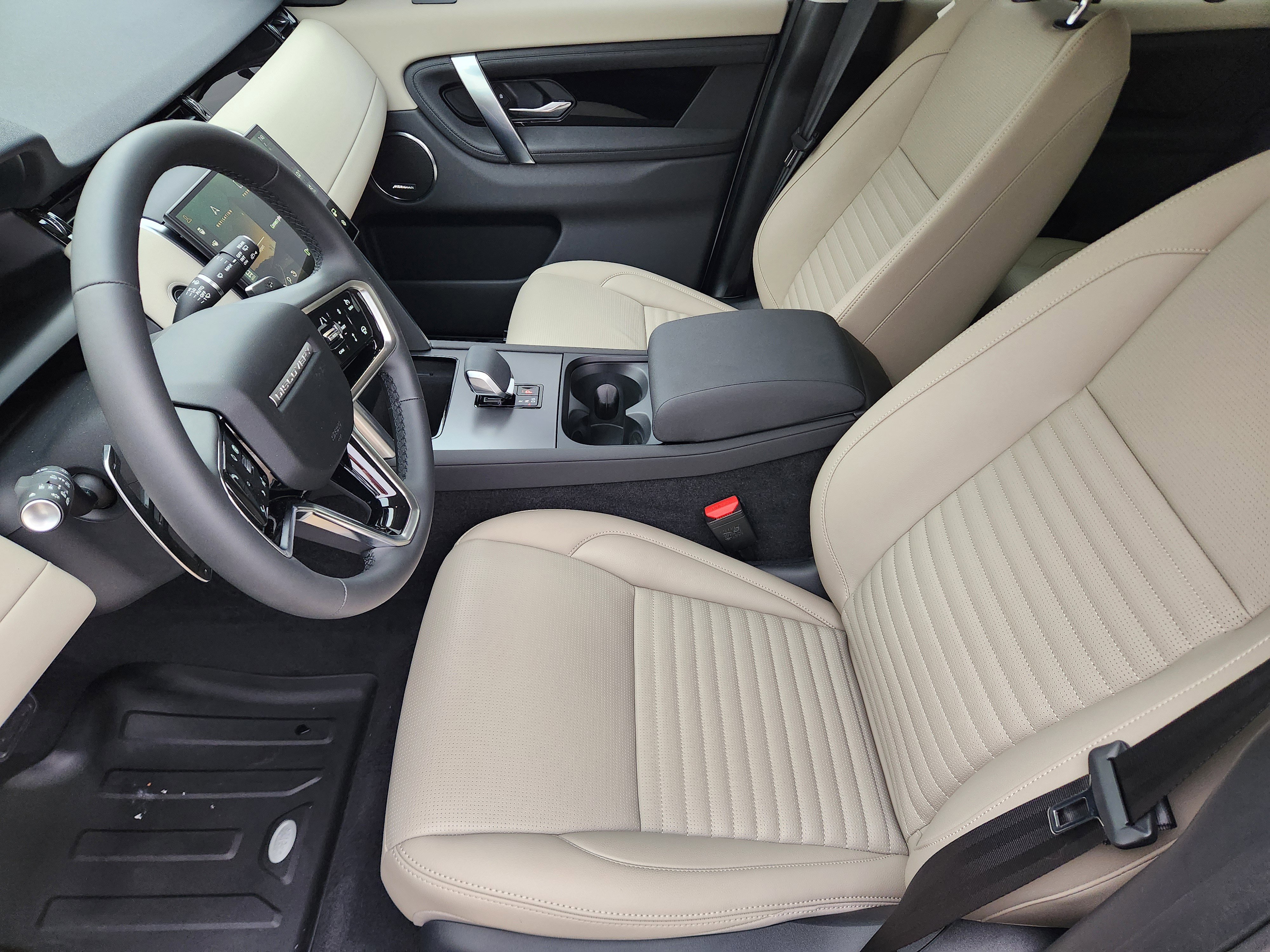 New 2025 Land Rover Discovery Sport S image 12