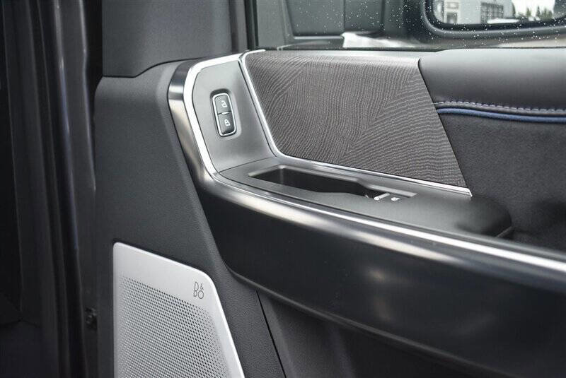 Used 2025 Ford F450 Platinum w/ FX4 Off-Road Package image 31