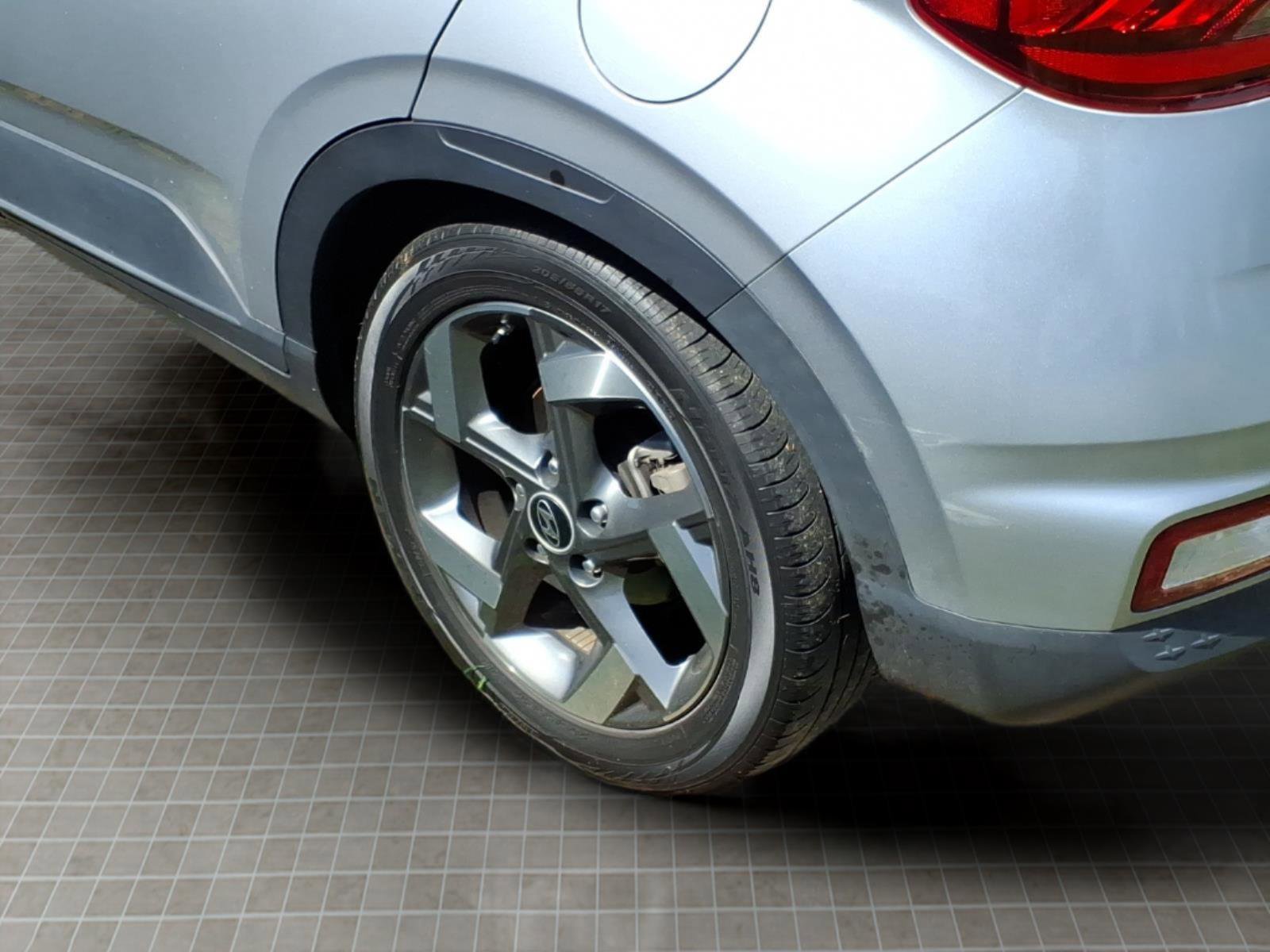 Certified 2022 Hyundai Venue SEL FWD image 20