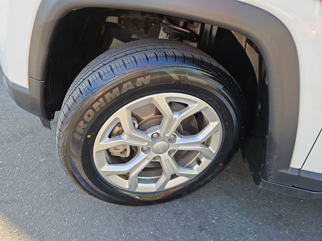 Used 2024 Jeep Compass Latitude image 31