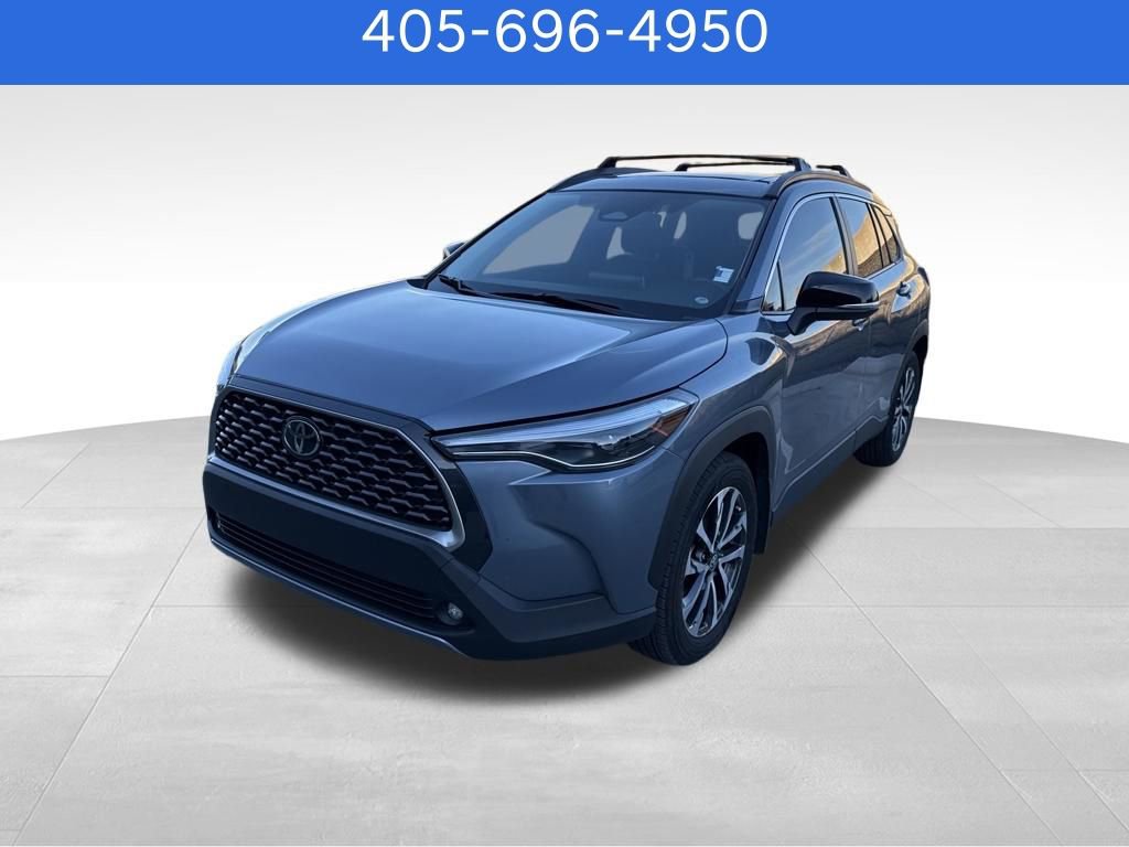 Used 2025 Toyota Corolla Cross XLE w/ Convenience Package image 1