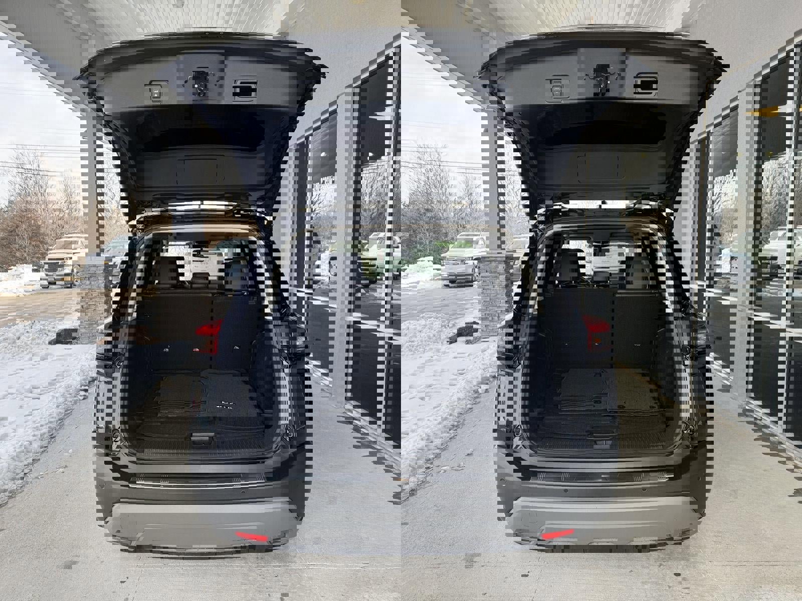 Used 2023 Nissan Rogue SV w/ SV Premium B Package AWD/4WD image 8