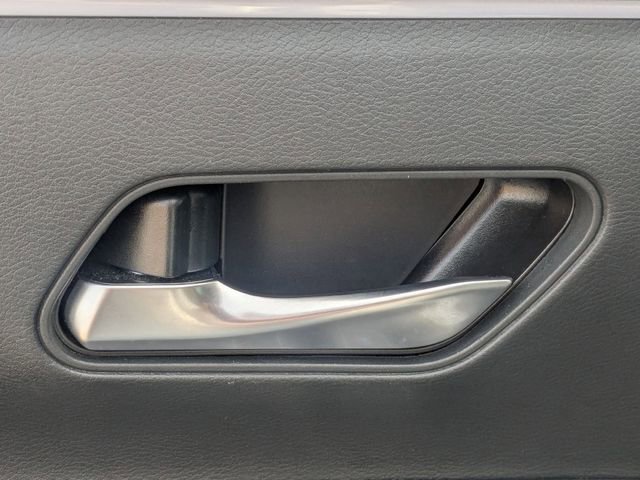 Used 2025 Nissan Kicks SR image 13