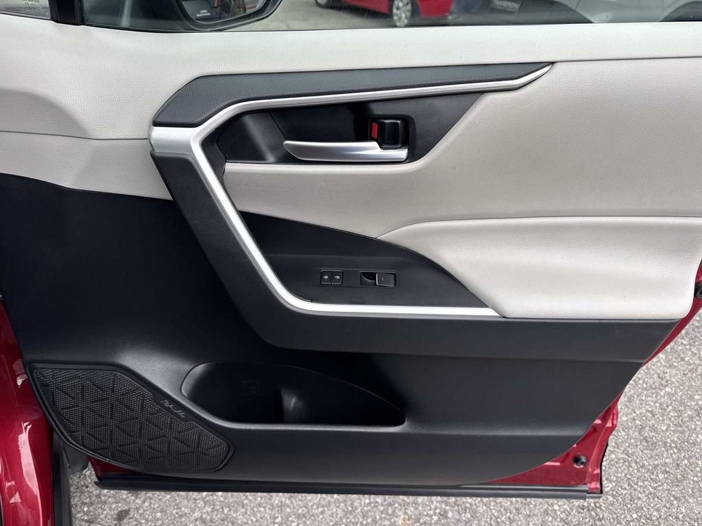 Used 2023 Toyota RAV4 XLE image 18