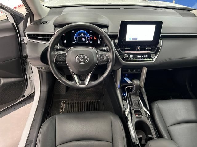 Used 2023 Toyota Corolla Cross XLE w/ Convenience Package FWD image 28