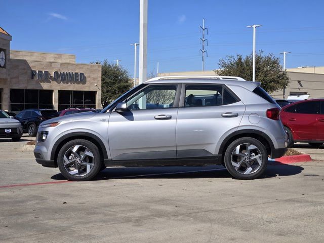 Certified 2025 Hyundai Venue SEL FWD image 4