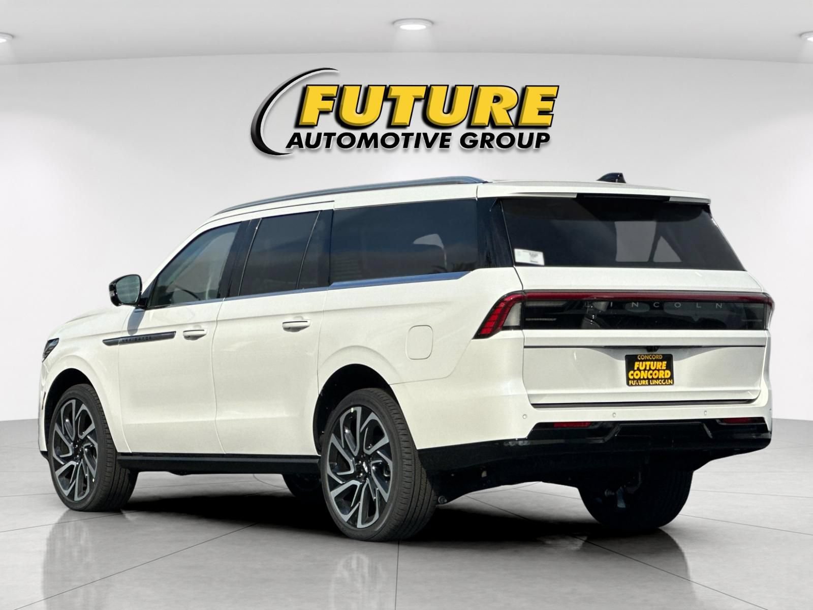 New 2026 Lincoln Navigator L Reserve AWD/4WD image 5