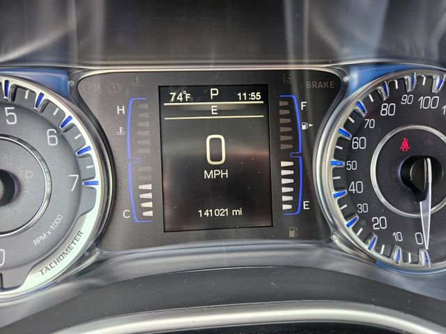 Used 2015 Chrysler 200 Limited w/ Convenience Group image 10