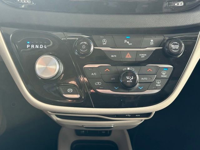 Used 2018 Chrysler Pacifica Touring-L image 29