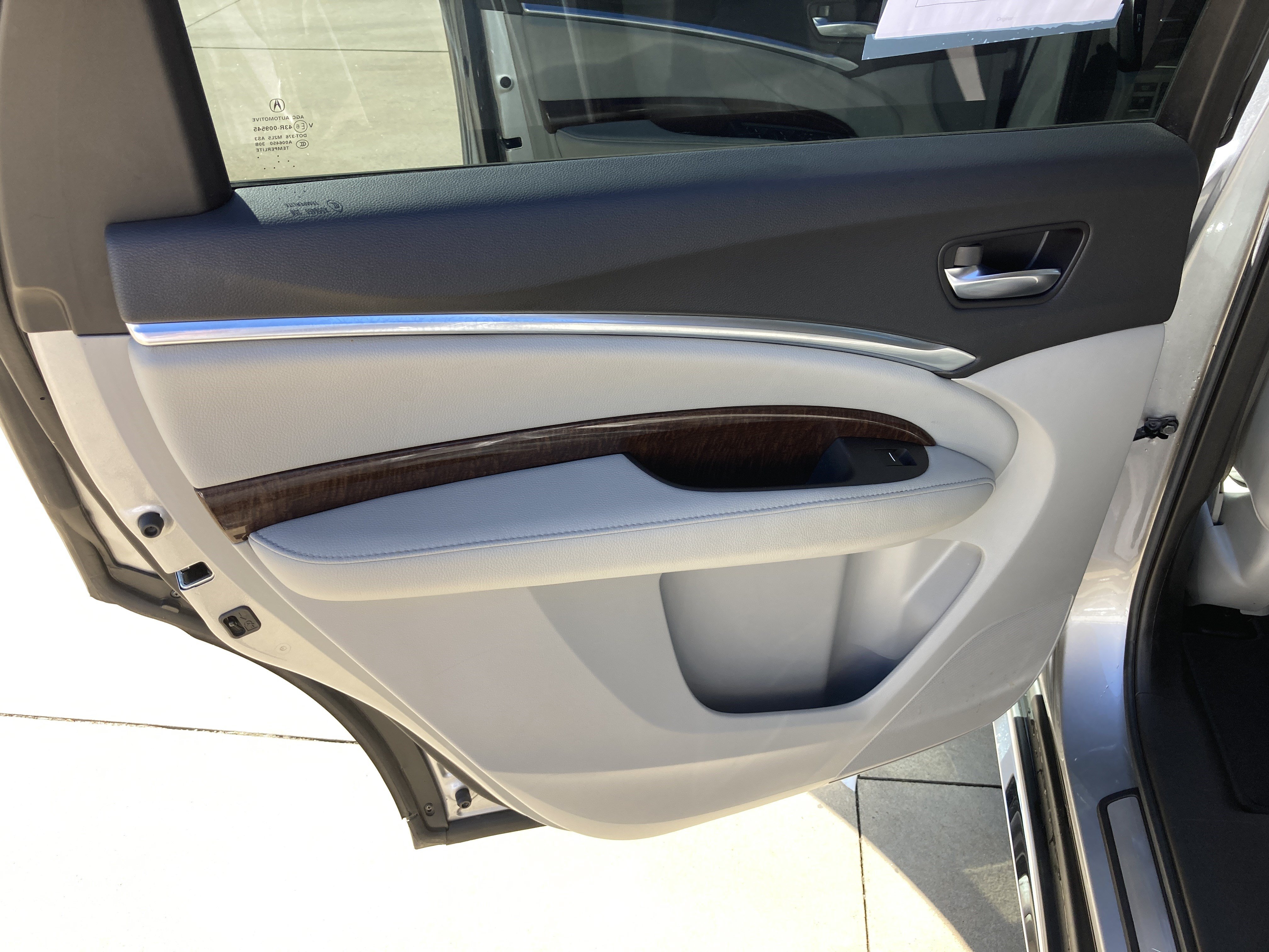 Used 2020 Acura MDX FWD image 17