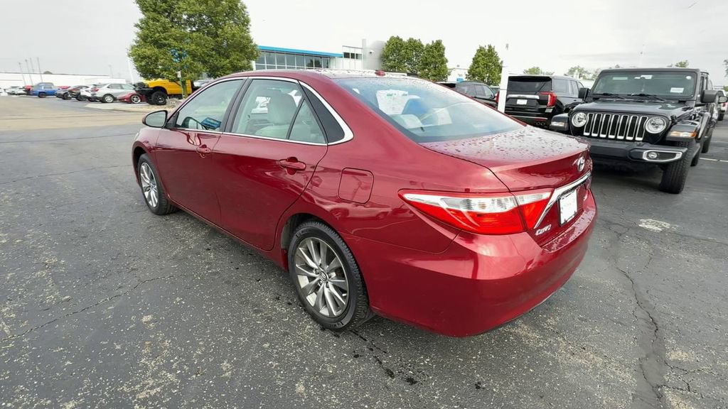 Used 2017 Toyota Camry XLE w/ Moonroof Package FWD image 6