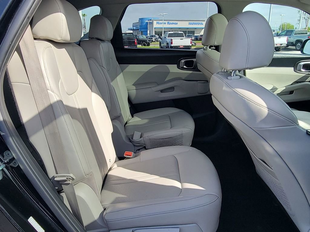 Used 2023 Kia Sorento EX w/ Panoramic Sunroof Package image 27