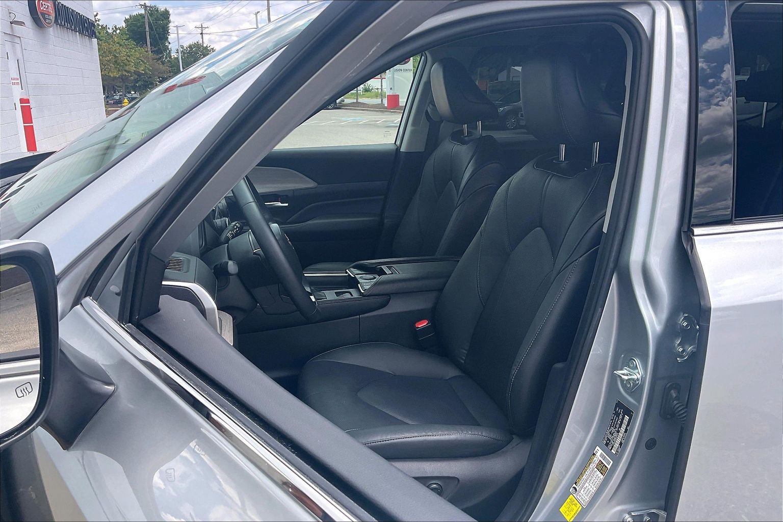 Used 2024 Toyota Grand Highlander AWD image 30