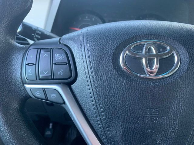 Used 2017 Toyota Sienna LE FWD image 7