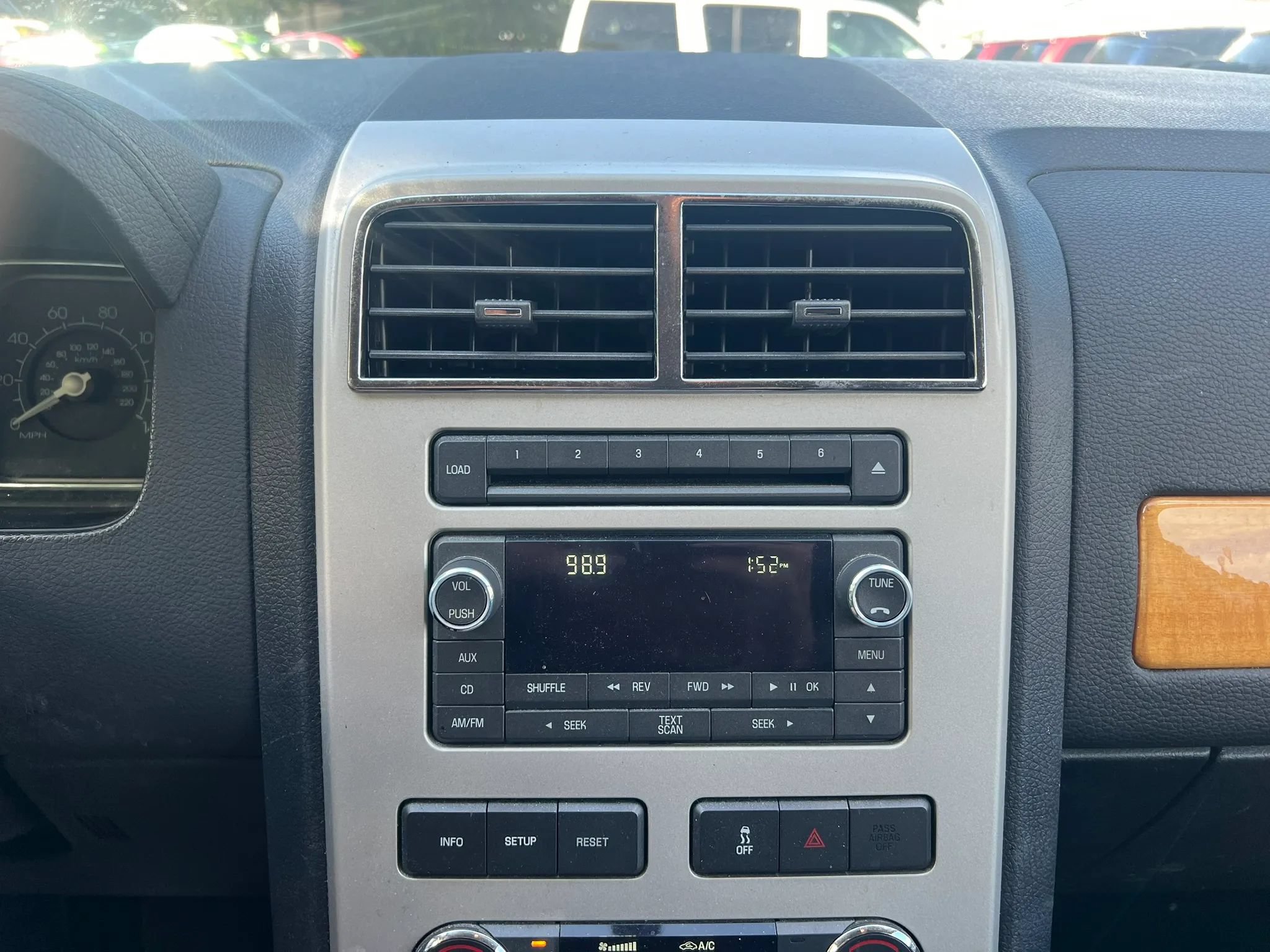 Used 2008 Lincoln MKX 2WD image 8