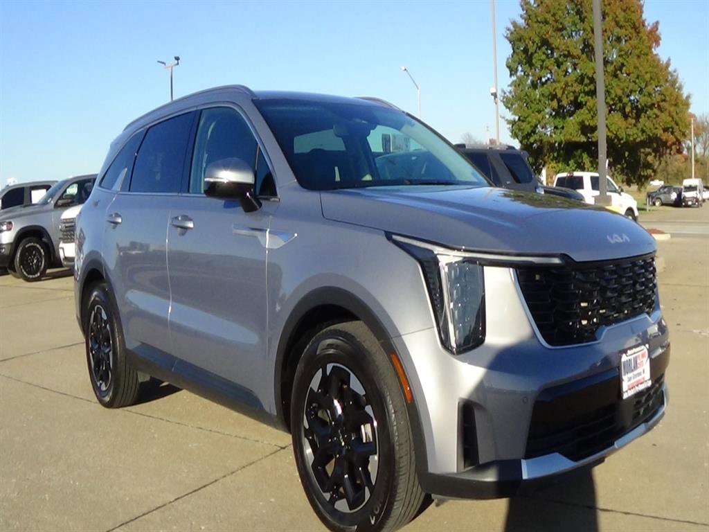 Used 2024 Kia Sorento S FWD image 4