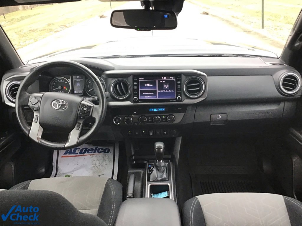 Used 2021 Toyota Tacoma TRD Sport w/ Technology Package image 13