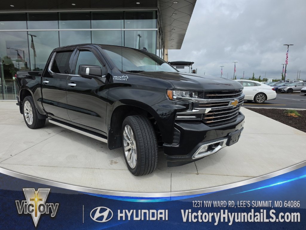 Used 2022 Chevrolet Silverado 1500 High Country w/ Technology Package AWD/4WD image 9