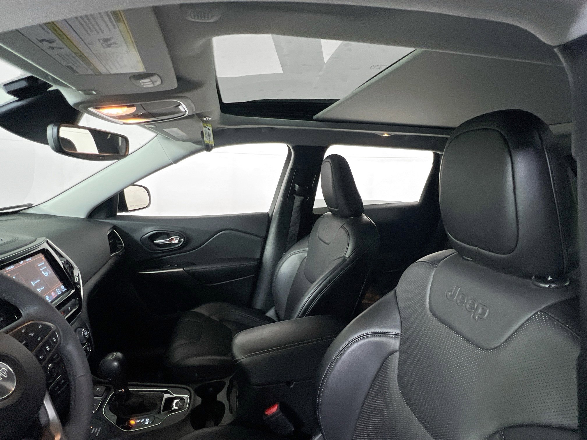 Used 2022 Jeep Cherokee Limited image 19