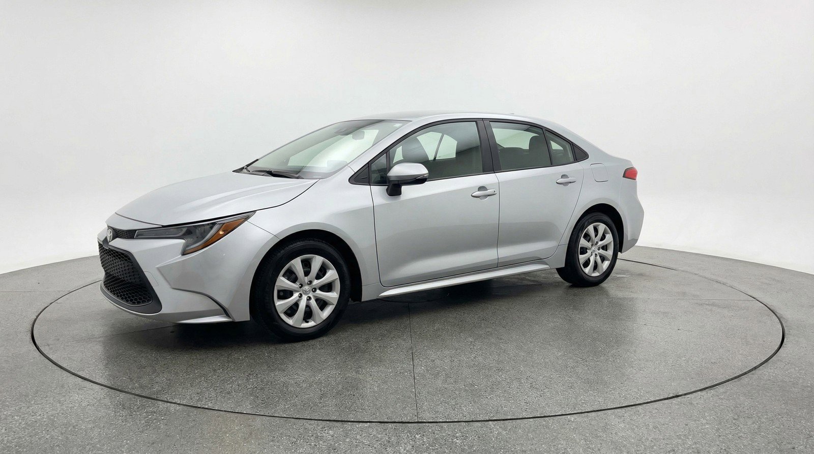 Used 2025 Toyota Corolla LE image 3