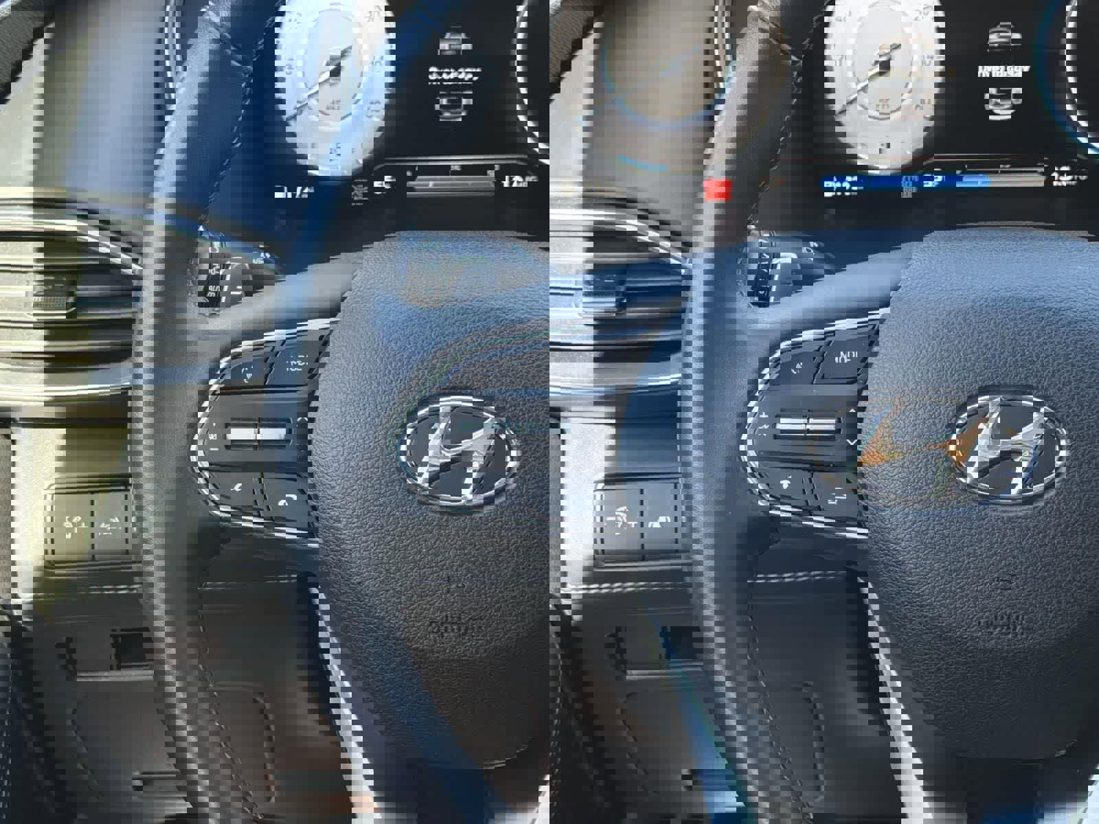 Used 2021 Hyundai Santa Fe Limited image 13