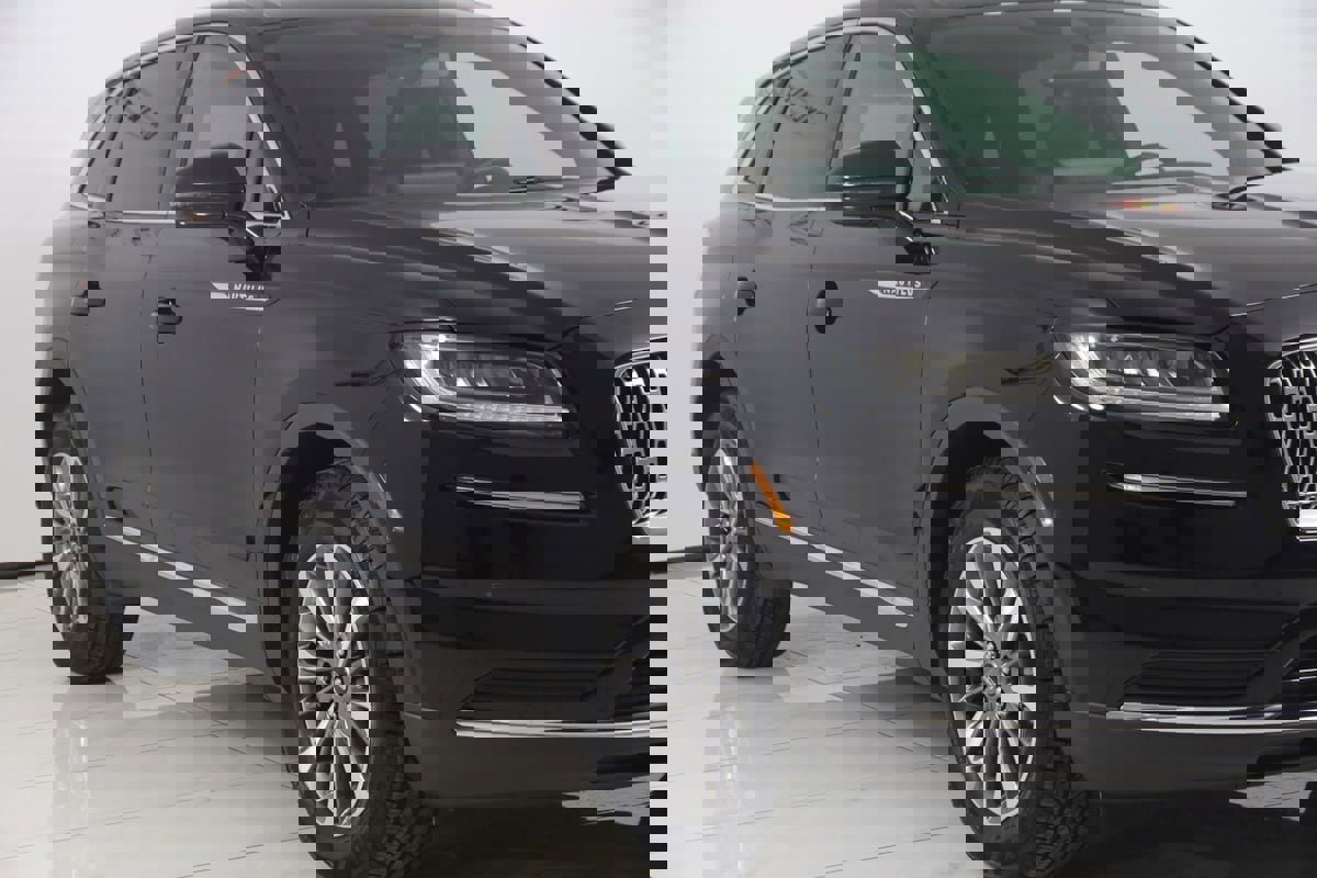 Used 2022 Lincoln Nautilus Reserve AWD/4WD image 41