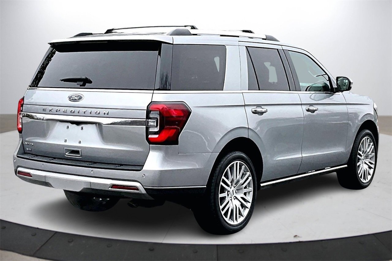 Used 2024 Ford Expedition Limited image 9