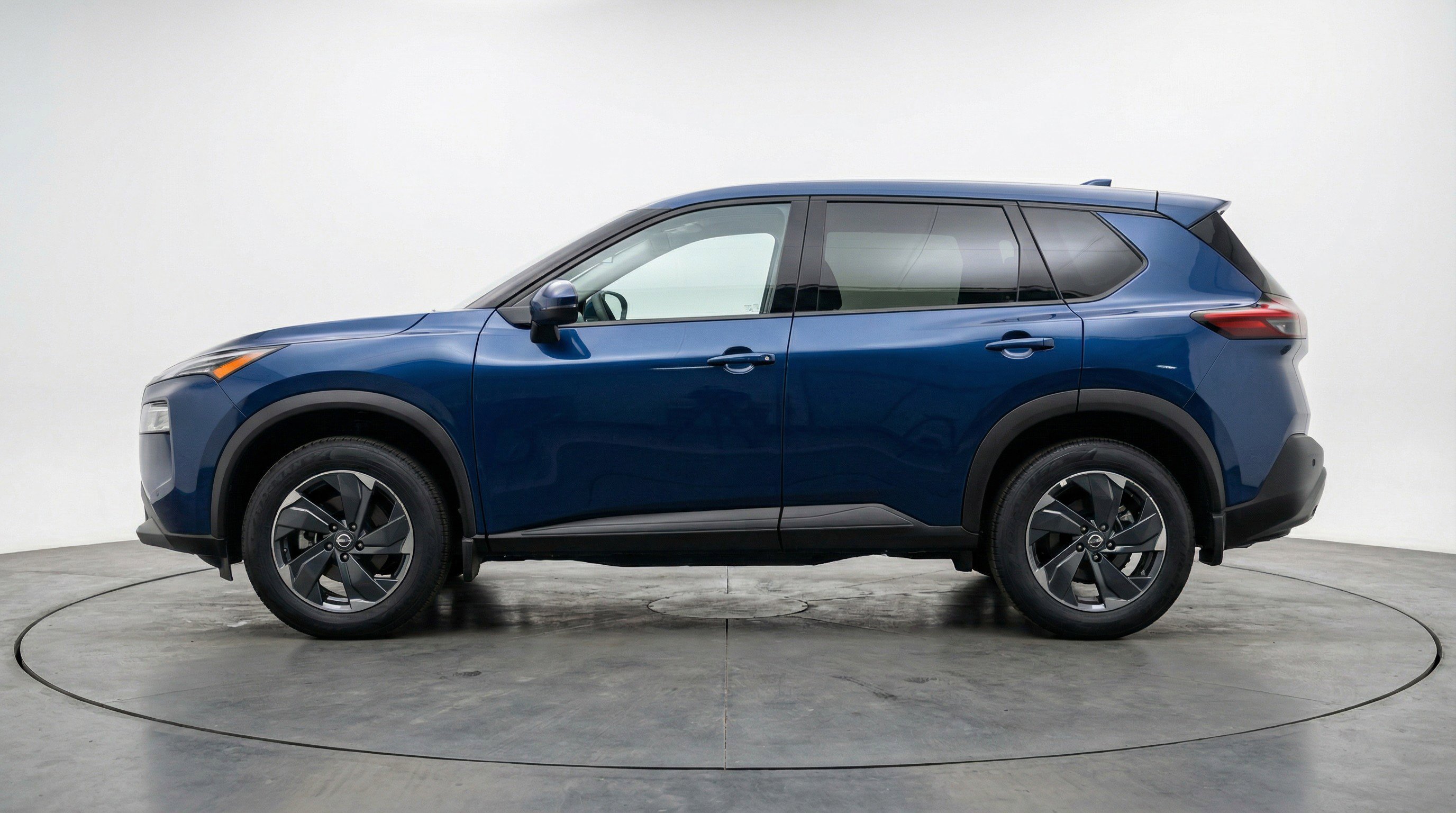 Used 2025 Nissan Rogue SV FWD image 5